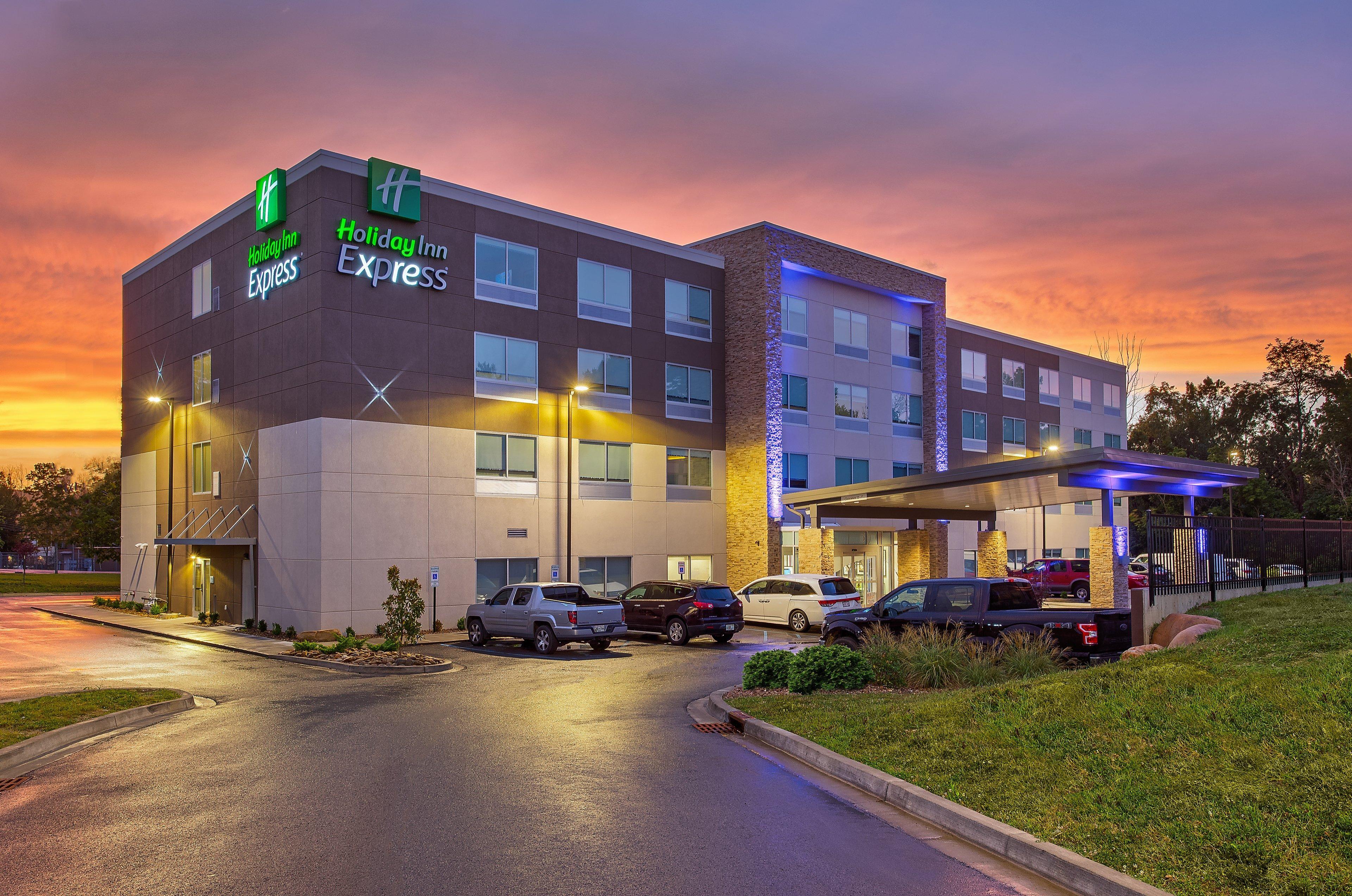 Holiday Inn Express Williamsburg By Ihg Exterior foto